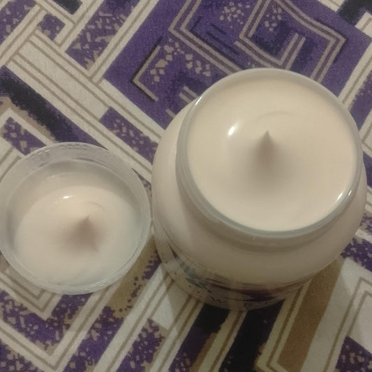 Glow Ria Zafrani Whitening Cream Natural Skin Care Formula Brightens Complexion Reduces Dark Spots Enhances Smooth Radiant Glow - 200g.