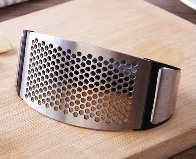 Manual Garlic Press Rocker with Handle – Stainless Steel Garlic Crusher, Squeezer, Slicer &amp; Mincer | Easy Handheld Chopper Kitchen Gadget Tool.