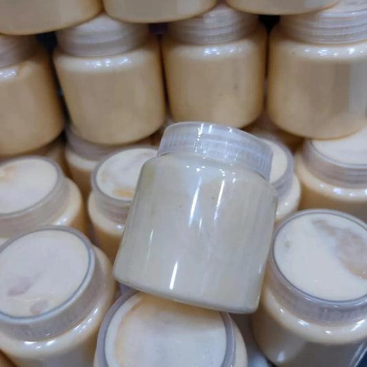 Zafrani Whitening Cream Natural Skin Care Formula Brightens Complexion Reduces Dark Spots Enhances Smooth Radiant Glow - 200g.