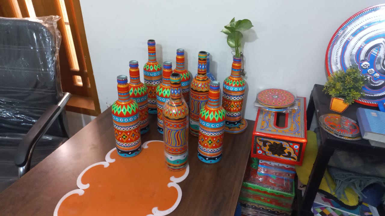 Traditional Truck Art Decorative Glass Bottle Vase