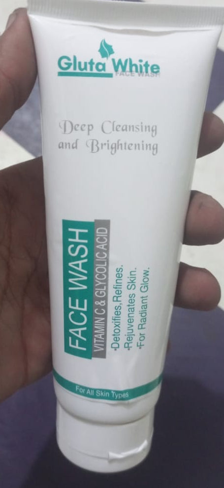 100ML - Gluta White Face Wash Deep Cleansing And Brightening With Vitamin C And Glycolic Acid Detoxifies Refines And Rejuvenates Skin For Radiant Glow (Without Box).
